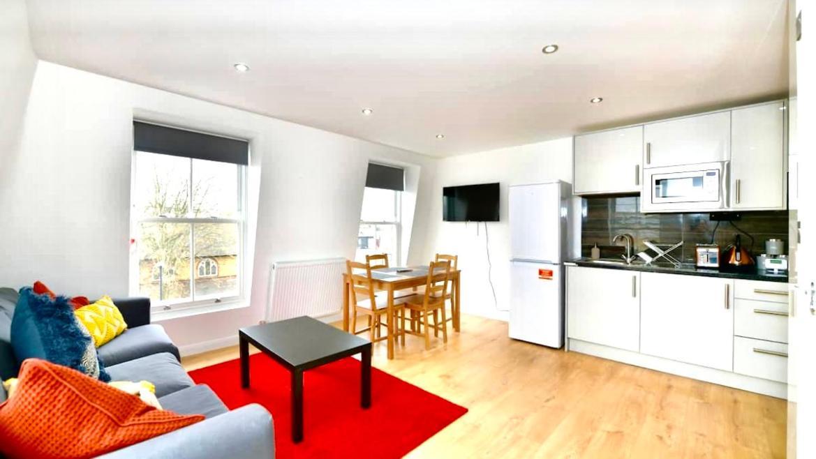 Lovely 2 Bedroom Serviced Penthouse Battersea Park Road London Kültér fotó